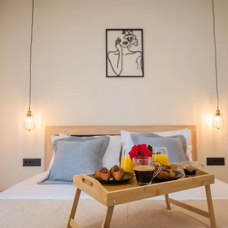 Calliope's Rhodes Comfort Apartment *